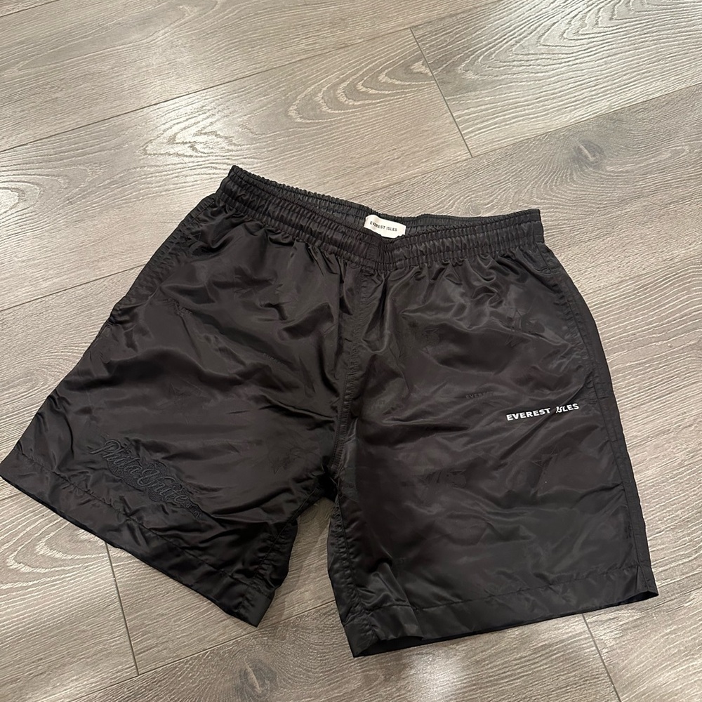 Black Everest Isles x Philadelphia 76ers Shorts